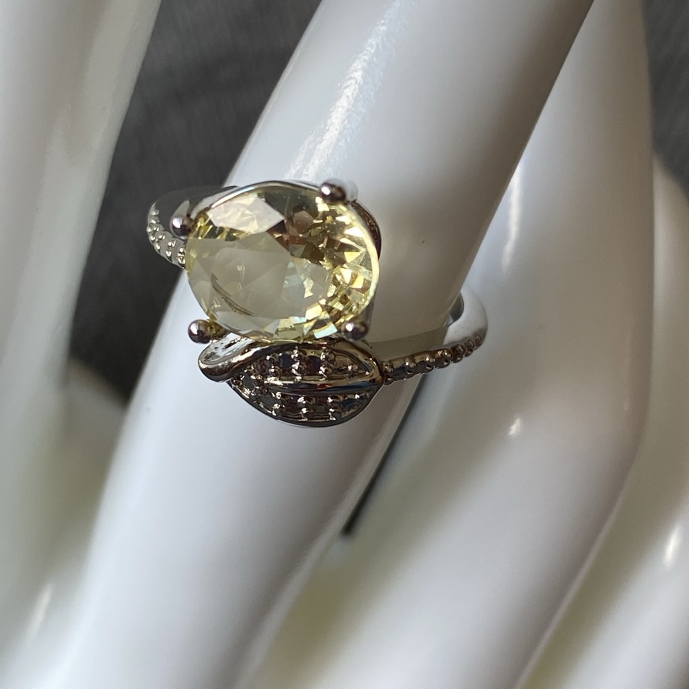 Yellow Stone and Silver Tone Setting Ring Size 6 New - Picture 2 of 14